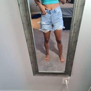 Abercrombie 4" short, light denim